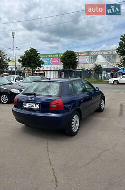 Хэтчбек Audi A3 1999 в 