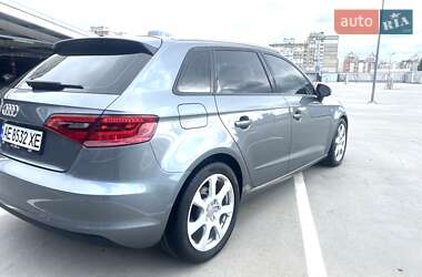 Хэтчбек Audi A3 2016 в 