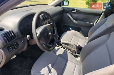 Хэтчбек Audi A3 1999 в 