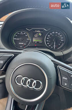 Хэтчбек Audi A3 2016 в 