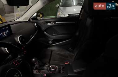 Хэтчбек Audi A3 2016 в 
