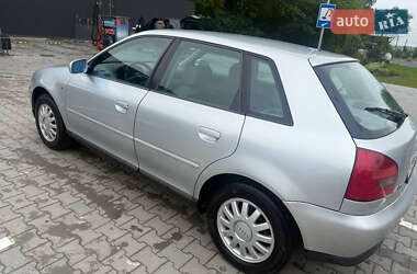 Хетчбек Audi A3 1999 в 