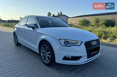 Седан Audi A3 2016 в 