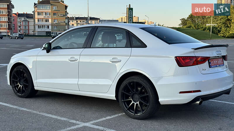 Седан Audi A3 2015 в Киеве