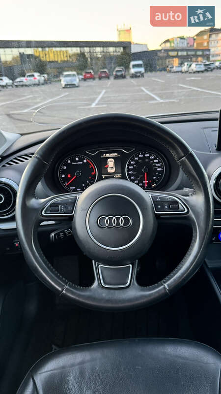 Седан Audi A3 2015 в Киеве