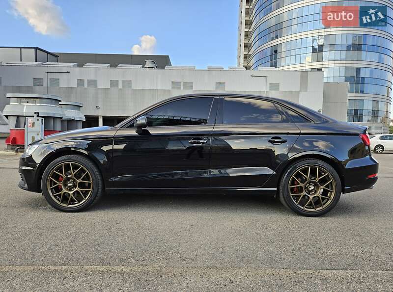 Седан Audi A3 2016 в Днепре