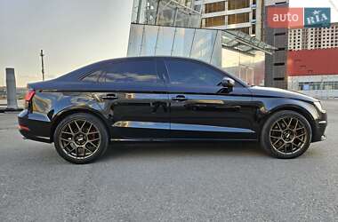 Седан Audi A3 2016 в 