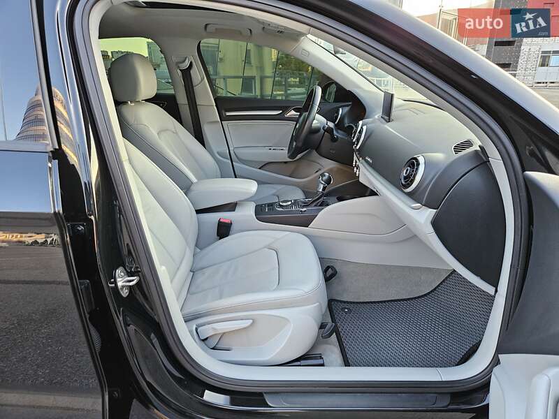 Седан Audi A3 2016 в Днепре