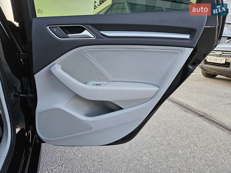 Седан Audi A3 2016 в Днепре