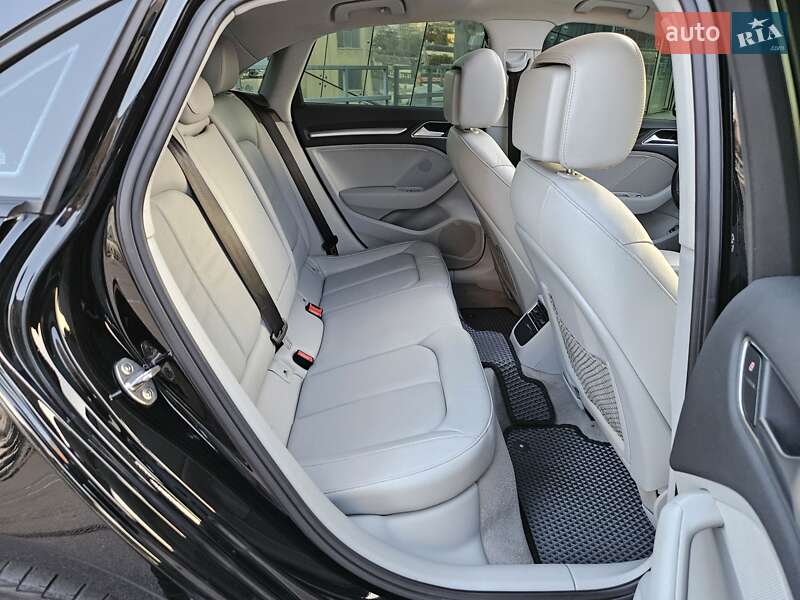 Седан Audi A3 2016 в Днепре