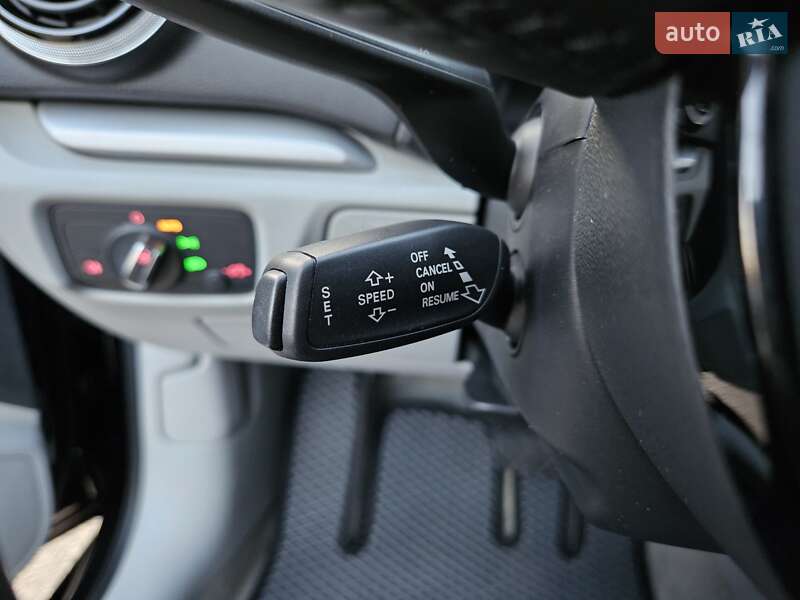 Седан Audi A3 2016 в Днепре