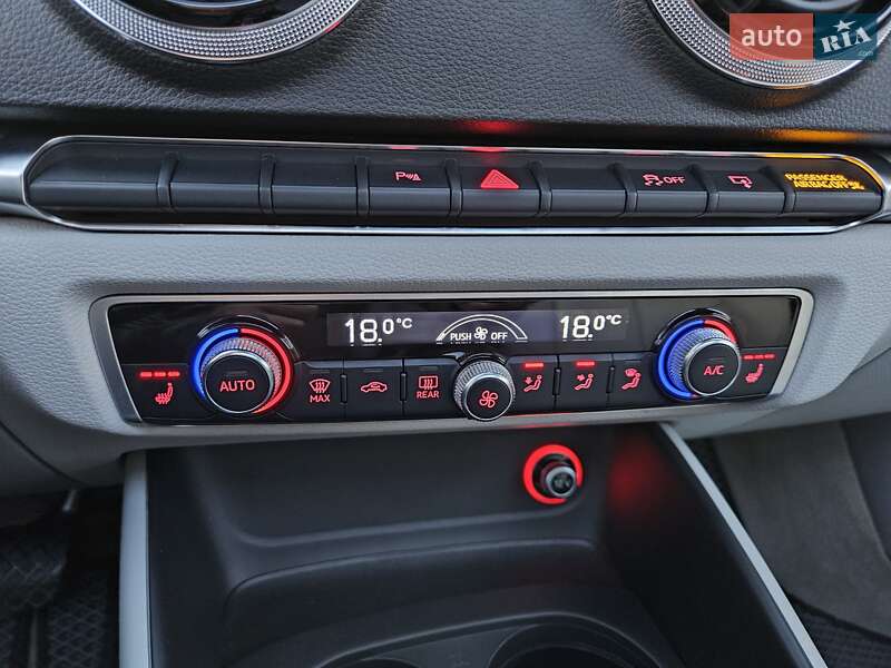 Седан Audi A3 2016 в Днепре