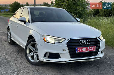 Седан Audi A3 2018 в Луцке