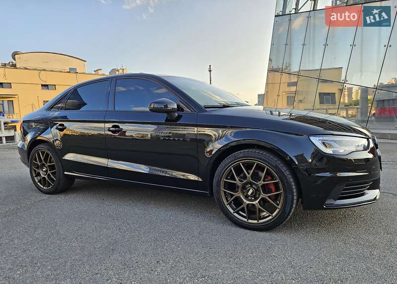 Седан Audi A3 2016 в Днепре