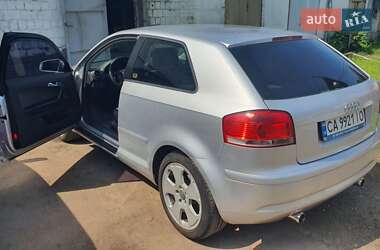 Хэтчбек Audi A3 2004 в 