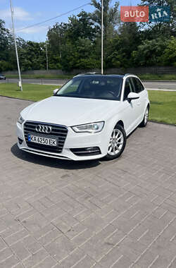 Хэтчбек Audi A3 2016 в Киеве