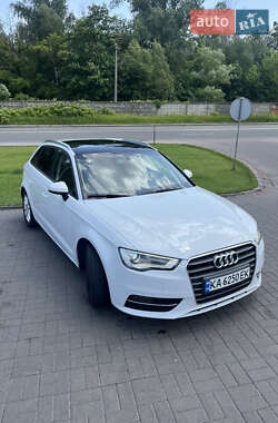 Хэтчбек Audi A3 2016 в 