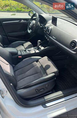 Хэтчбек Audi A3 2016 в 