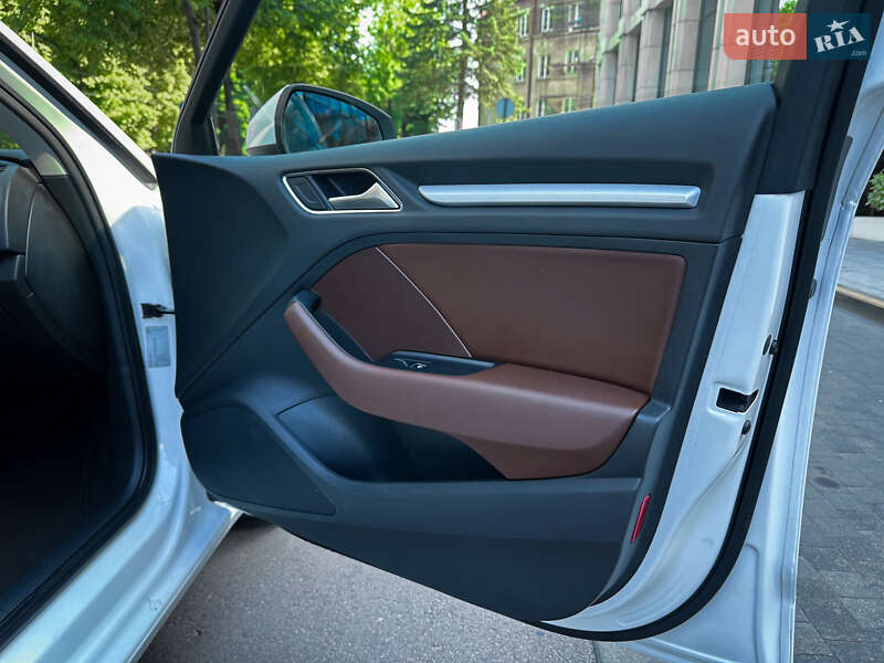 Хэтчбек Audi A3 2015 в Львове фото 13 Хэтчбек Audi A3 2015 в Львове