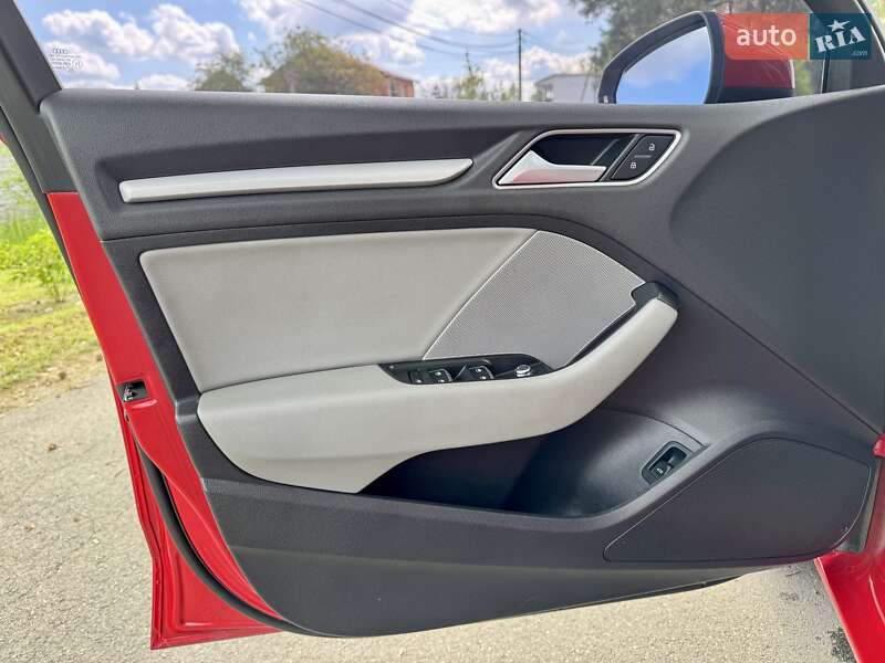 Седан Audi A3 2016 в Киеве