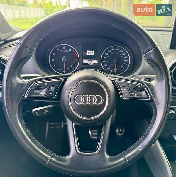 Седан Audi A3 2016 в Киеве