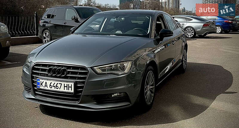 Седан Audi A3 2016 в 