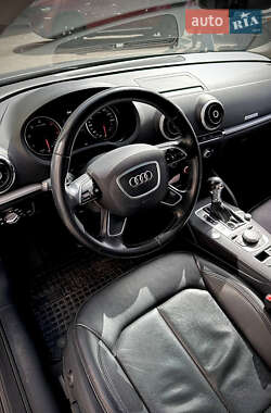 Седан Audi A3 2016 в 