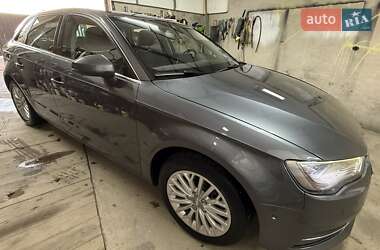 Хетчбек Audi A3 2015 в 