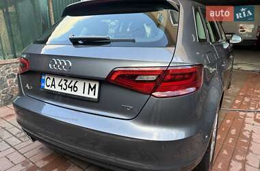 Хетчбек Audi A3 2015 в 