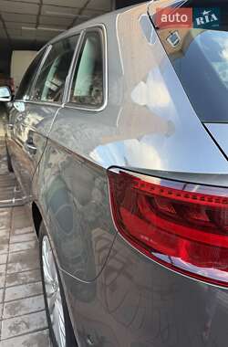 Хетчбек Audi A3 2015 в 