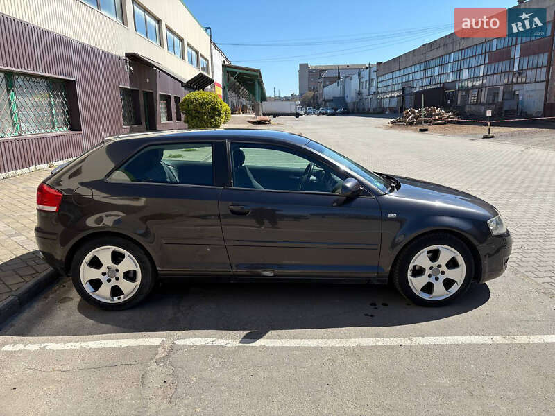 Хэтчбек Audi A3 2003 в Луцке