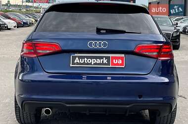 Хэтчбек Audi A3 2016 в 
