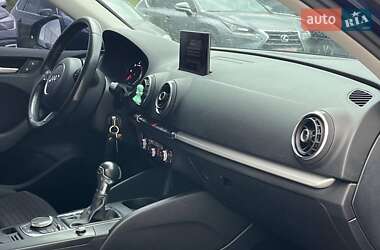Хэтчбек Audi A3 2016 в 