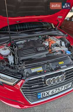 Хэтчбек Audi A3 2016 в 