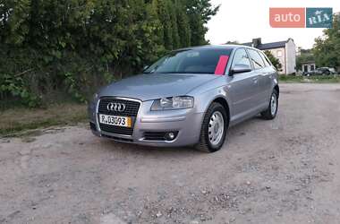 Хэтчбек Audi A3 2005 в 