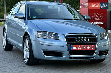 Хэтчбек Audi A3 2006 в 