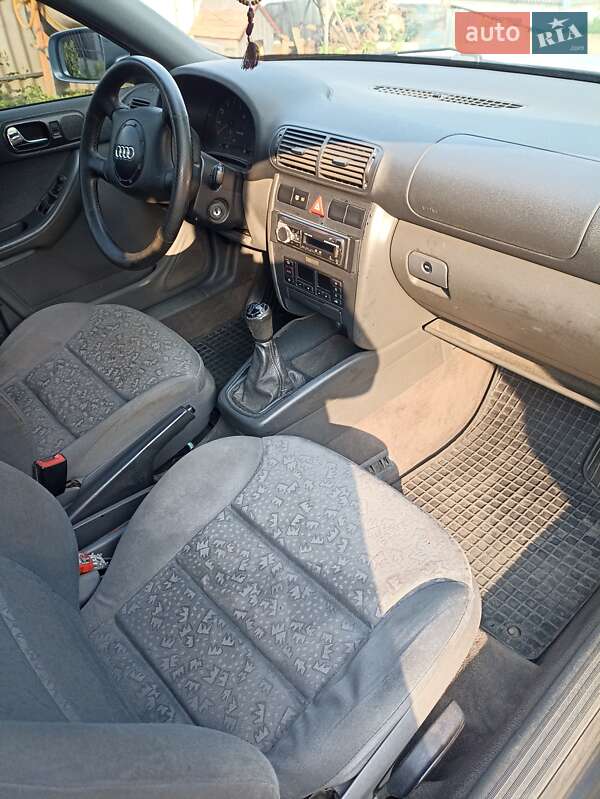 Хэтчбек Audi A3 1999 в Богуславе