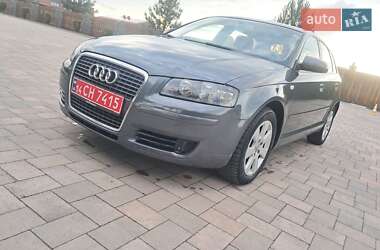 Хэтчбек Audi A3 2005 в 