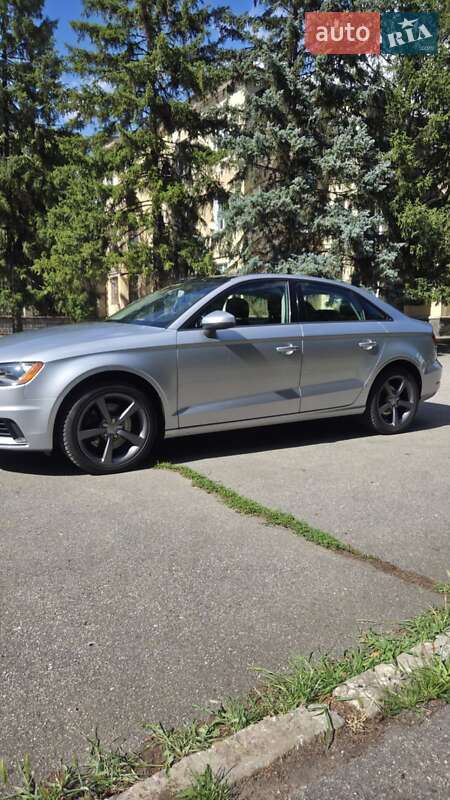 Седан Audi A3 2014 в Желтых Водах