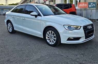 Седан Audi A3 2015 в 
