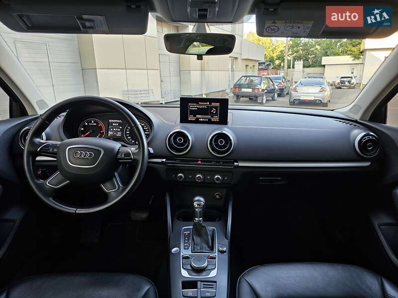 Седан Audi A3 2015 в Одессе