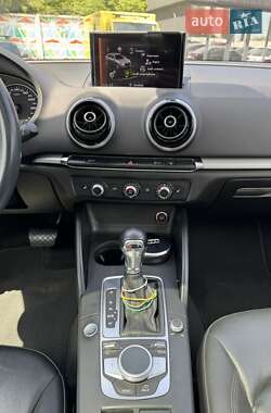 Хэтчбек Audi A3 2015 в 