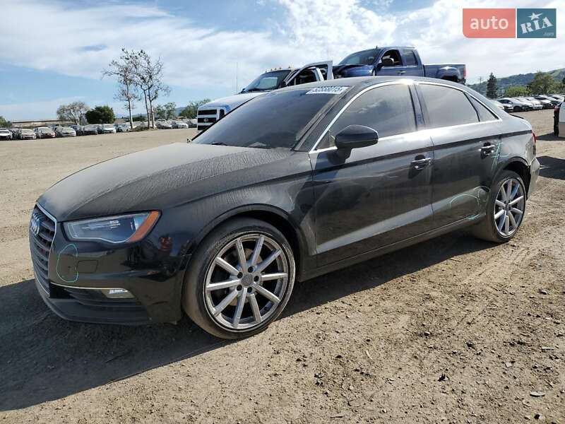 Седан Audi A3 2015 в Львове