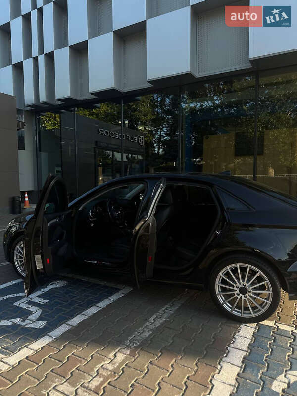 Седан Audi A3 2016 в Одессе