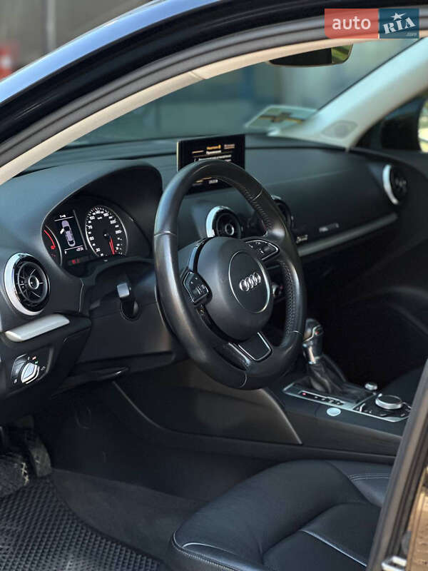 Седан Audi A3 2016 в Одессе