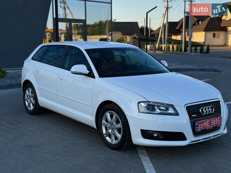 Хэтчбек Audi A3 2010 в Луцке