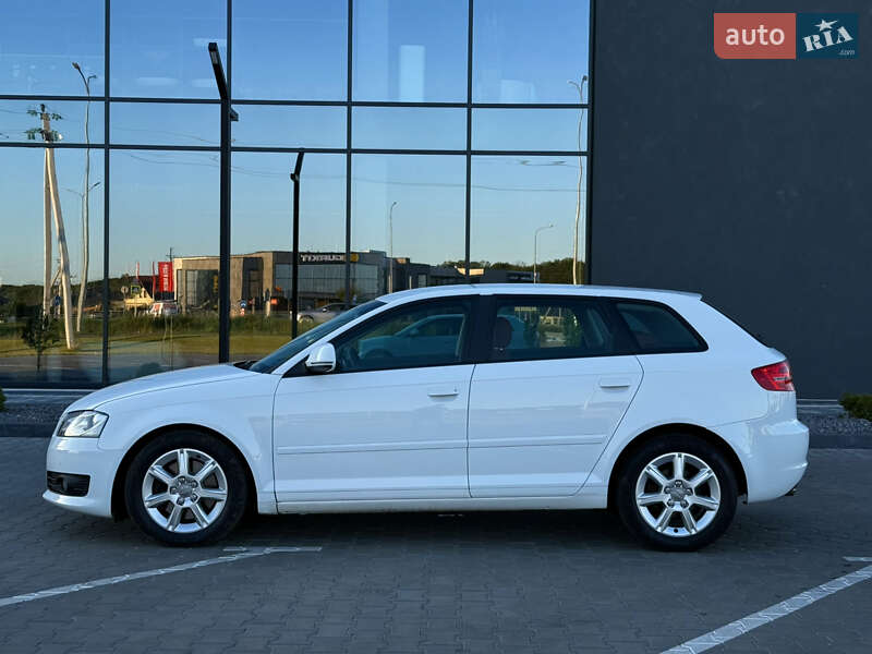 Хэтчбек Audi A3 2010 в Луцке