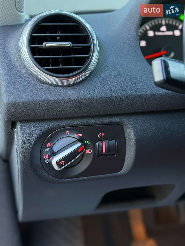 Хэтчбек Audi A3 2010 в Луцке