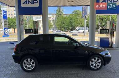 Хэтчбек Audi A3 2003 в 