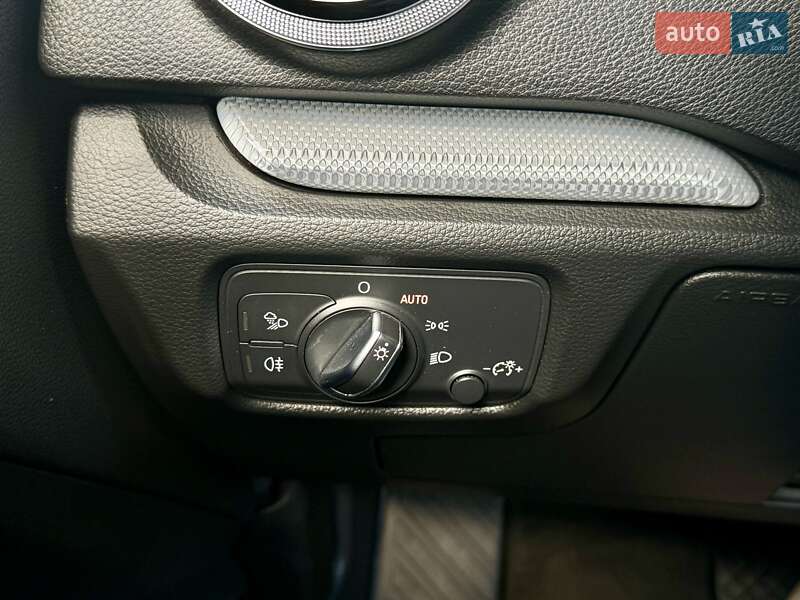 Хэтчбек Audi A3 2016 в Харькове